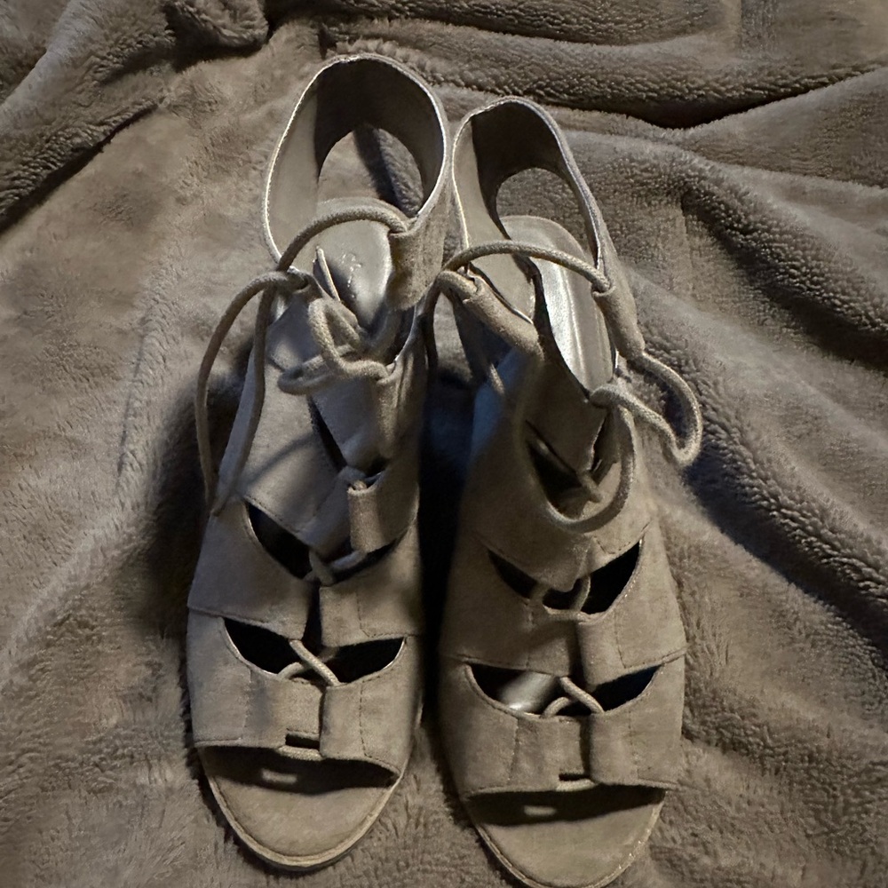 Women’s heels. Size 10